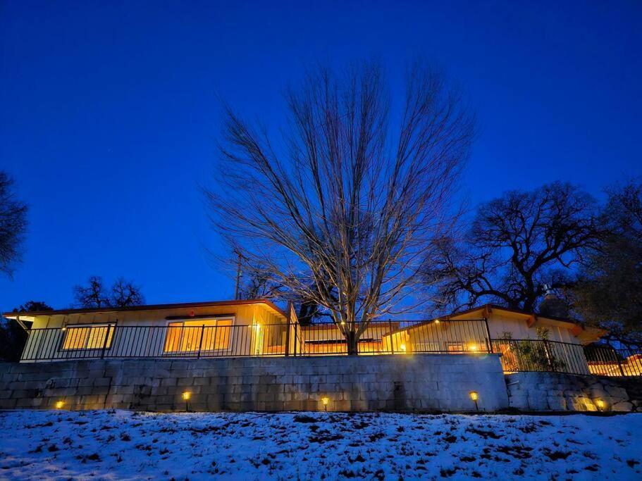 Hébergement de vacances Rustic Yosemite Cottage-king Suite-mountain Views Oakhurst